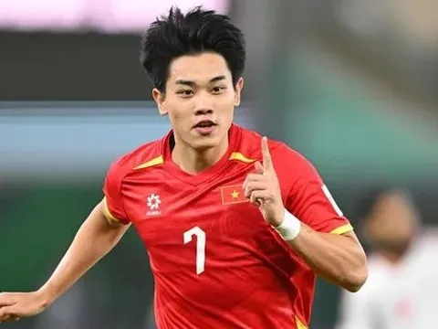 HLV Kim Sang Sik khen Đình Bắc có trình độ vượt trội