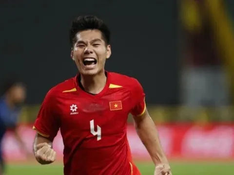 HLV Kim Sang-sik hứa đồng hành cùng Nguyễn Hiểu Minh