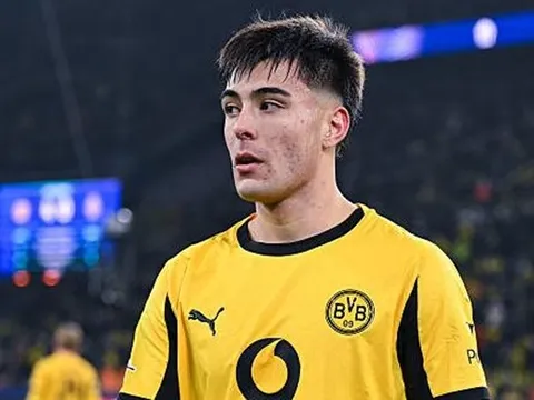 Chelsea bất ngờ triệu hồi Anselmino khiến Dortmund phẫn nộ