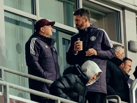 Rooney chỉ ra điểm Carrick ăn đứt Amorim