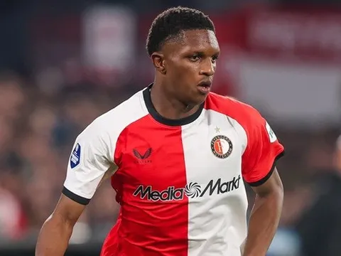 Liverpool tranh sao Feyenoord với Bayern