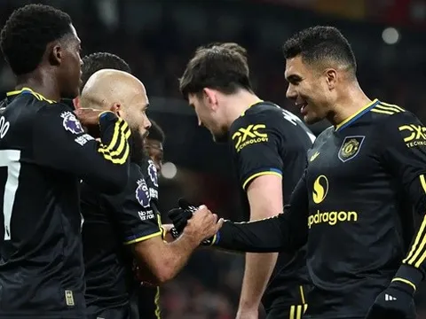 Arsenal cùng Man City sa sút mở đường cho Man Utd