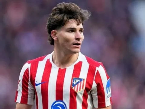 Julian Alvarez là bản nâng cấp hoàn hảo cho Viktor Gyokeres