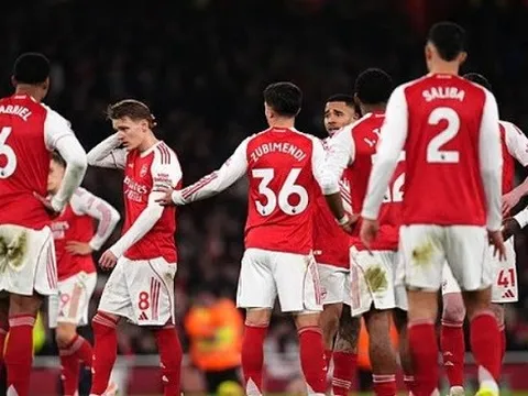 Thua Man Utd, Arsenal bị siêu máy tính giảm cửa vô địch