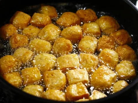 Cách rán đậu lướt ván vàng giòn, thơm nức mũi