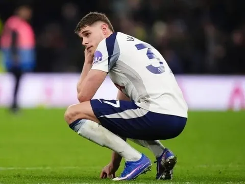 Nghịch lý Tottenham thăng hoa trời Âu nhưng lâm nguy quốc nội