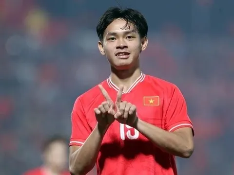 Bùi Vĩ Hào rưng rưng vì hành động của thủ môn Trung Kiên