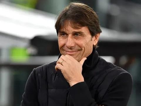 Conte dựa lưng tường trước ngày gặp lại Chelsea