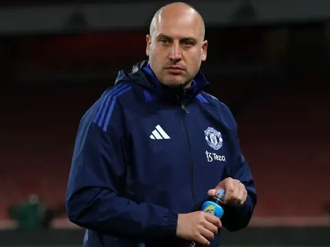 Man Utd bổ nhiệm HLV Adam Lawrence dẫn dắt đội U21