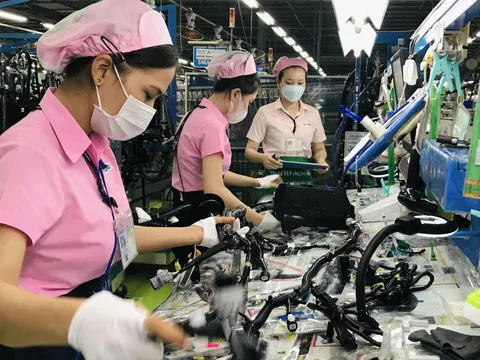 Người lao động đi làm Tết có thể nhận được đến 490% lương