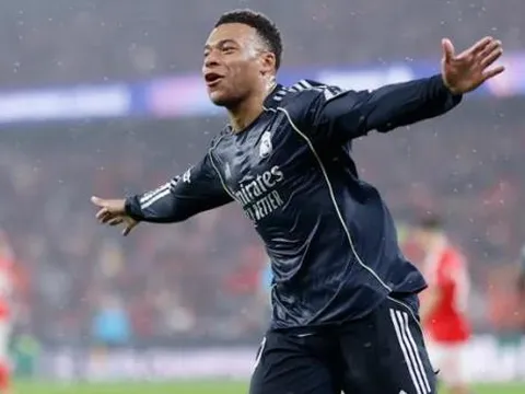 Mbappe xô đổ kỷ lục của thần tượng Ronaldo ở Champions League