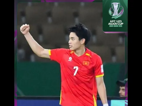 AFC đề cử siêu phẩm đánh đầu ngược của Đình Bắc