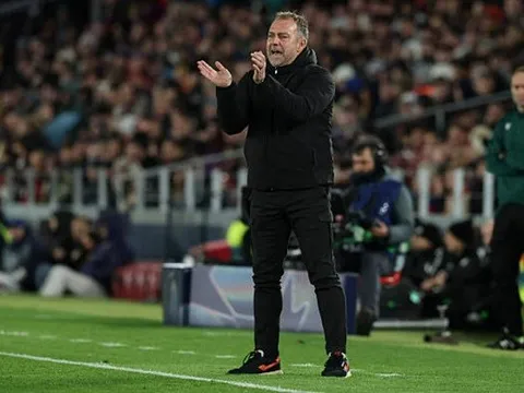 Barca vào Top 8 C1, Flick vẫn chưa hài lòng