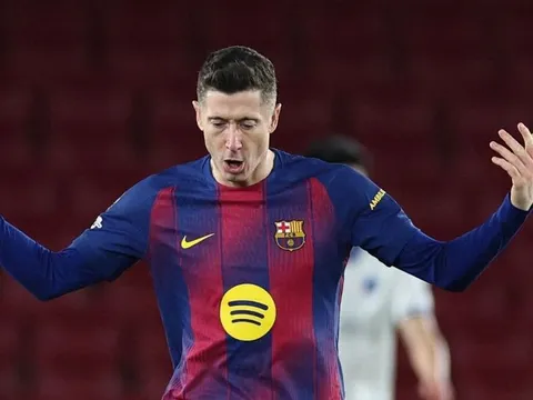 Mbappe xô đổ kỷ lục Ronaldo, Lewy bắt kịp Messi