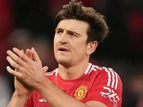 Liverpool được khuyên chiêu mộ Maguire miễn phí