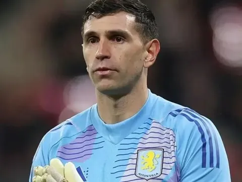 MU chi 40 triệu bảng mua Martinez thay Onana