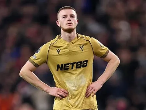 Adam Wharton là cứu cánh cho triều đại Arne Slot