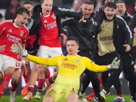 Thủ môn Anatoliy Trubin ghi bàn phút 98, Mourinho thú nhận sự thật