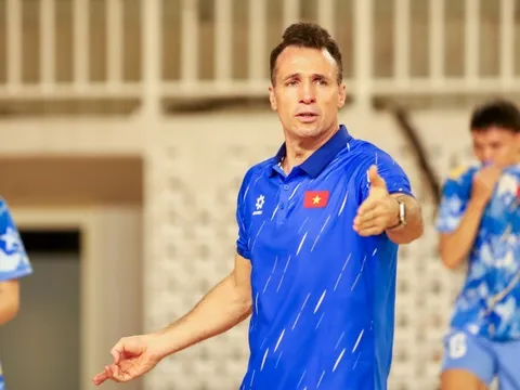 HLV futsal Việt Nam không phục tấm thẻ đỏ của học trò