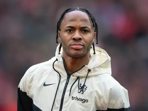 Rời Chelsea, Sterling được khuyên gia nhập Tottenham