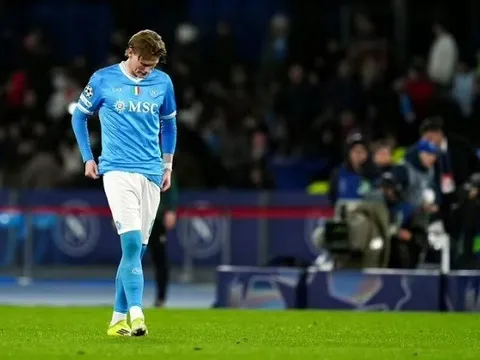 Báo Ý chê McTominay nhạt nhòa ngày Napoli bị loại