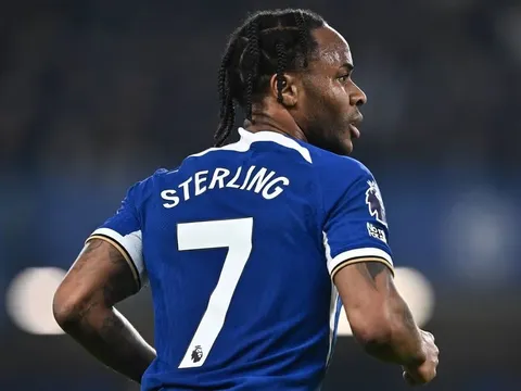 3 chướng ngại vật ngáng đường Leeds United vụ Sterling