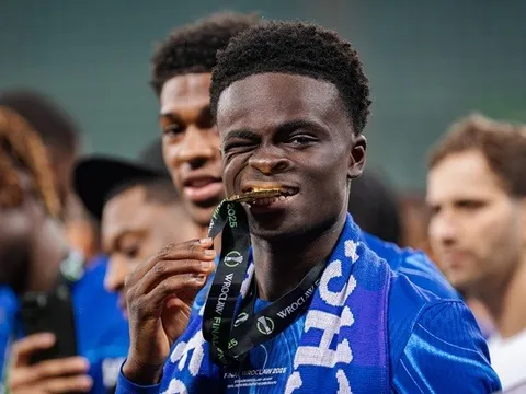 Man Utd tìm thấy gì ở "người thừa" Chelsea Tyrique George?