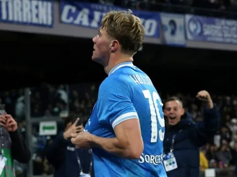 Sheringham giục Man Utd trao cơ hội cho Hojlund