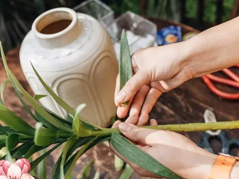 Mẹo cắm hoa cứng cáp, thơm ngào ngạt 1 tuần vẫn tươi như mới