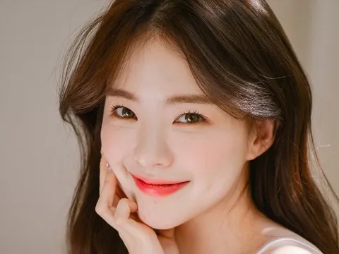 Xu hướng trang điểm 2026: Làn da “có filter” ngoài đời thực lên ngôi