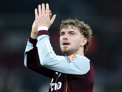 Emery dập tắt hy vọng của Harvey Elliott