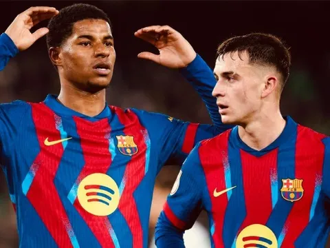 Barca hy sinh Casado để chốt thương vụ Rashford