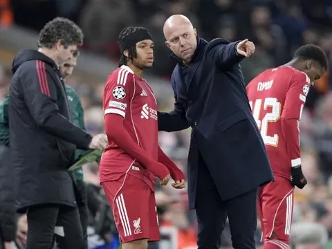 Arne Slot khẳng định Liverpool không được phép mắc sai lầm