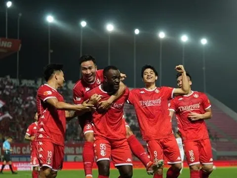 Soi trận Hải Phòng vs Thể Công: Khó đánh sập pháo đài Lạch Tray