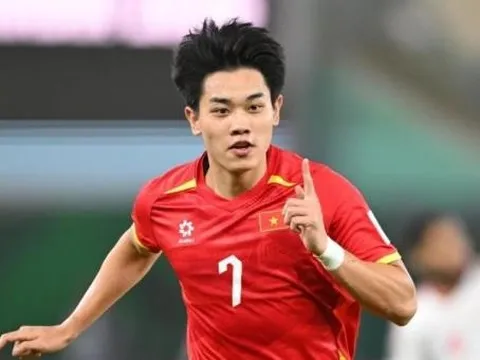 Điểm tin bóng đá Việt Nam 31/1: Đình Bắc được vinh danh; Trung Kiên tăng giá gấp 4 lần