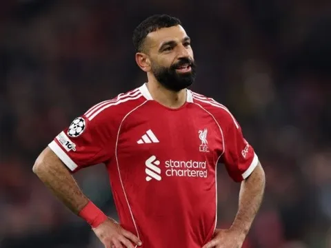 Slot lo Salah bị cô lập vì thiếu hậu vệ cánh phải