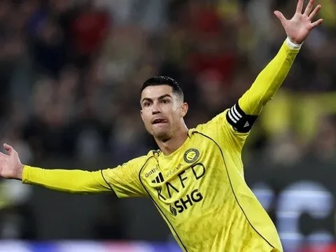 Ronaldo đếm ngược ngày chạm mốc 1000 bàn lịch sử