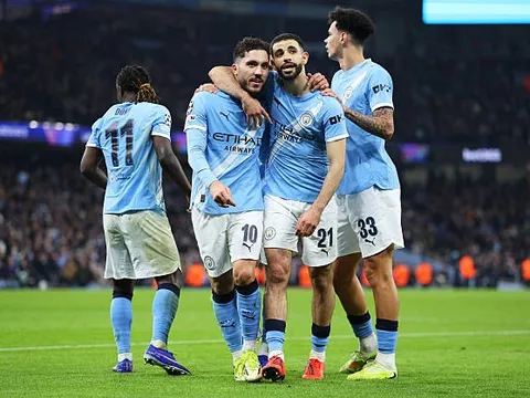 Merson dự đoán Tottenham cầm chân Man City giúp Arsenal