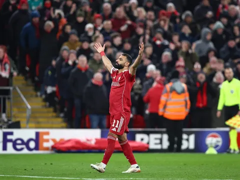 Salah săn kỷ lục chưa từng có trước Newcastle