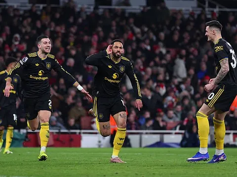 MU hưng phấn đối lập Man City âu lo ở Ngoại hạng Anh