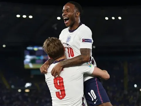 Đừng để đoạn kết buồn làm lu mờ di sản của Sterling