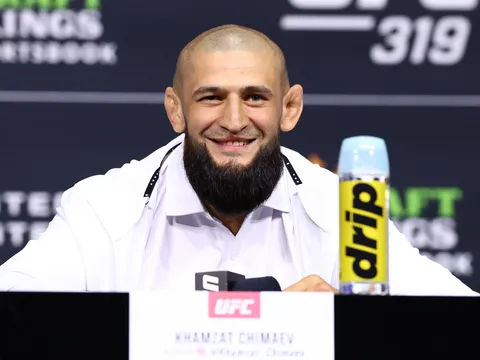 Khamzat Chimaev công kích Alex Pereira: 'Hết tôn trọng', thách thức cho một siêu đại chiến