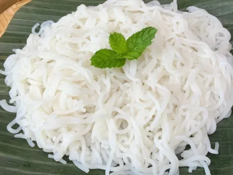 Những người nên hạn chế ăn bún