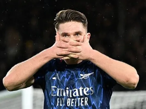 Paul Merson ngỡ ngàng trước sức mạnh của Gyokeres