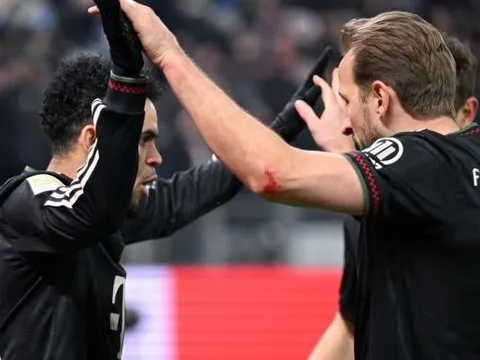 Kane và Luis Diaz nổ súng nhưng Bayern vẫn bị Hamburg cầm hòa