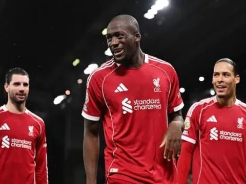 Konate xúc động sau bàn thắng ý nghĩa cho Liverpool