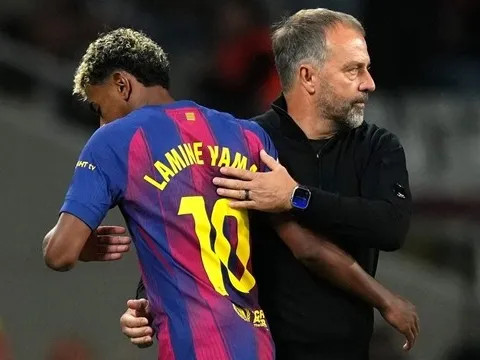 Hansi Flick khen ngợi sự kết nối của Lamine Yamal với toàn đội