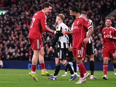 Phù thủy nhỏ Florian Wirtz đang mê hoặc người hâm mộ Liverpool