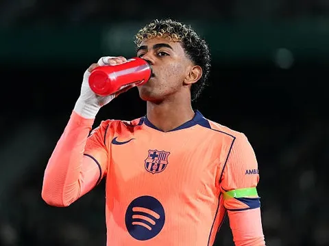 Phiên bản đáng sợ nhất của Lamine Yamal đã trở lại