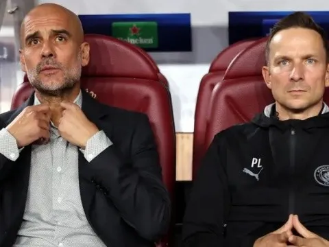 Pep Lijnders hé lộ lời khuyên của Klopp về việc gia nhập Man City